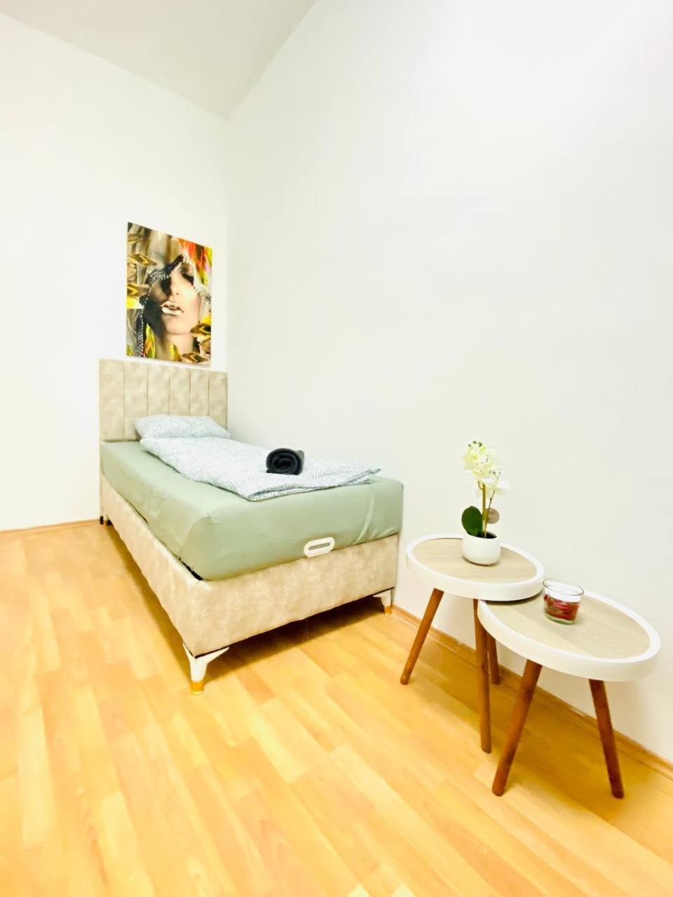 Comfortable Room In The 23Rd District Of Vienna Fr4 Exterior photo