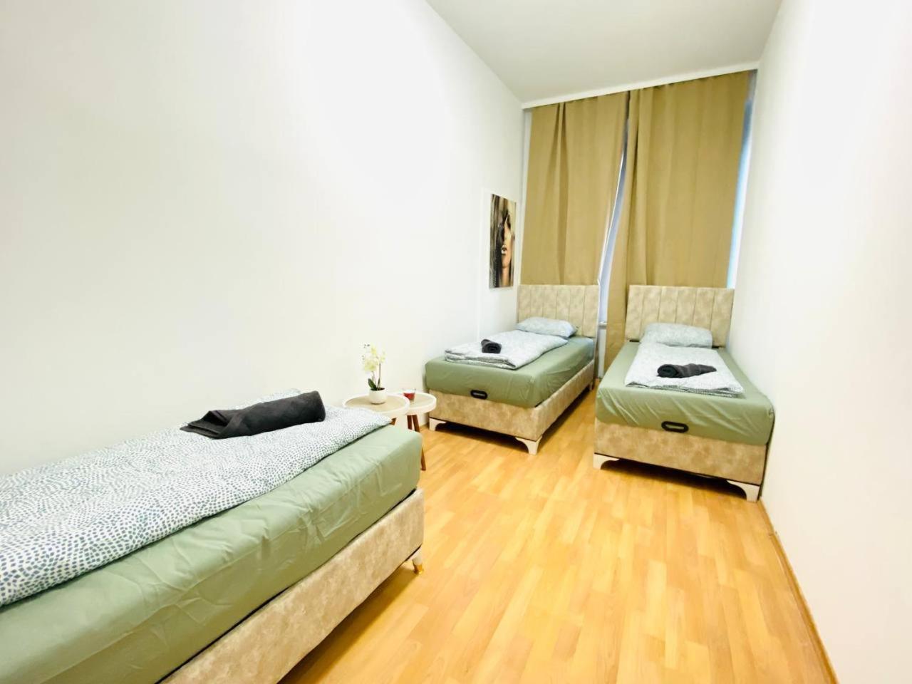 Comfortable Room In The 23Rd District Of Vienna Fr4 Exterior photo